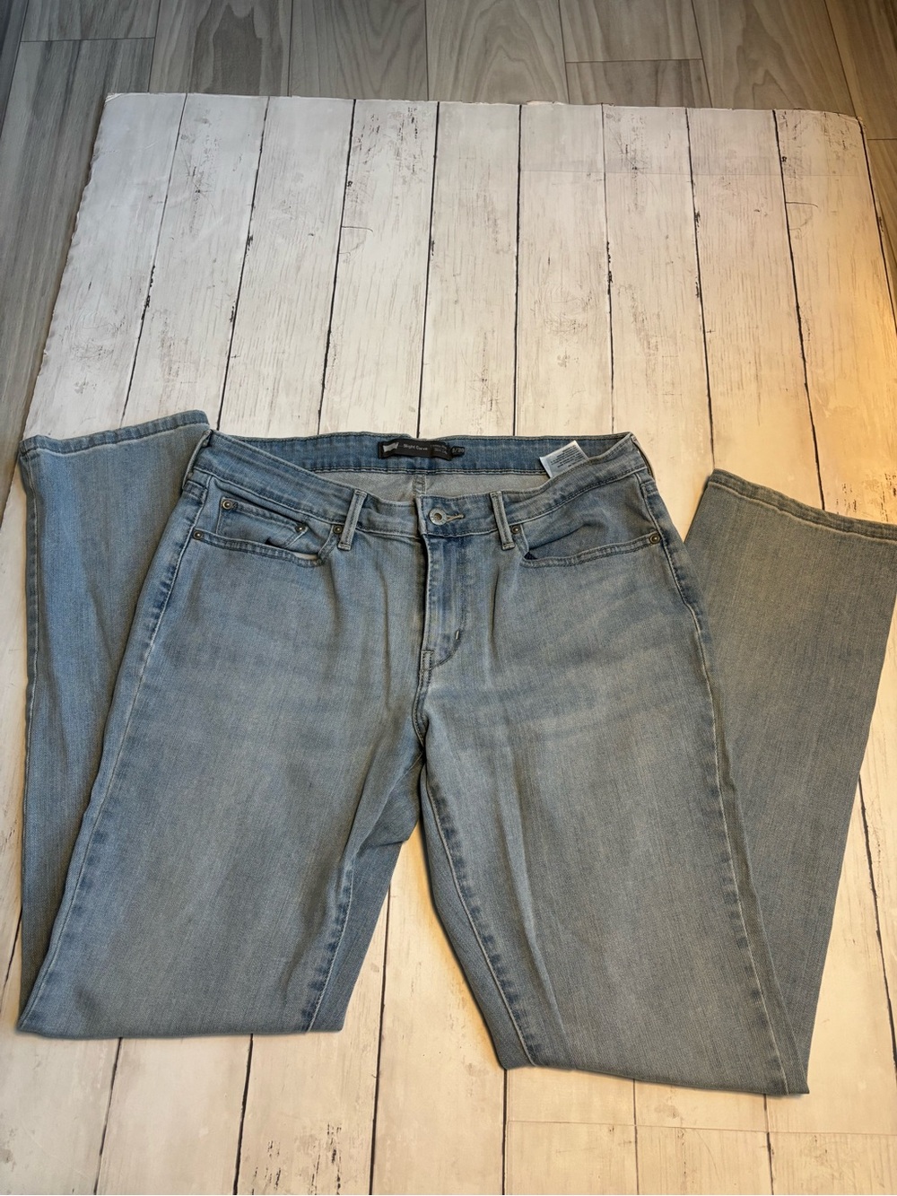 Levi's Women's Light Blue Straight-Leg Jeans